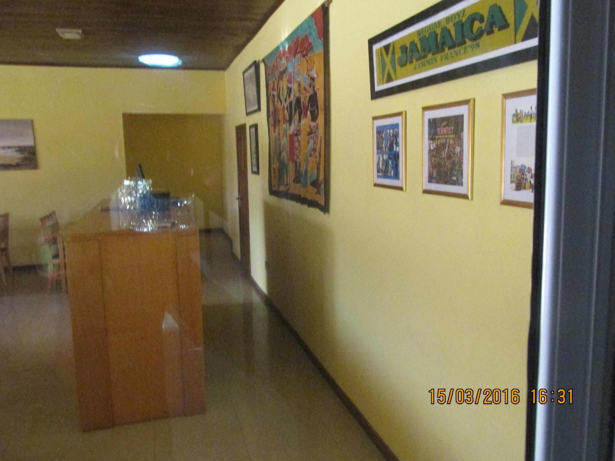 Jamaica Inn Guest House Botianaw Exterior foto